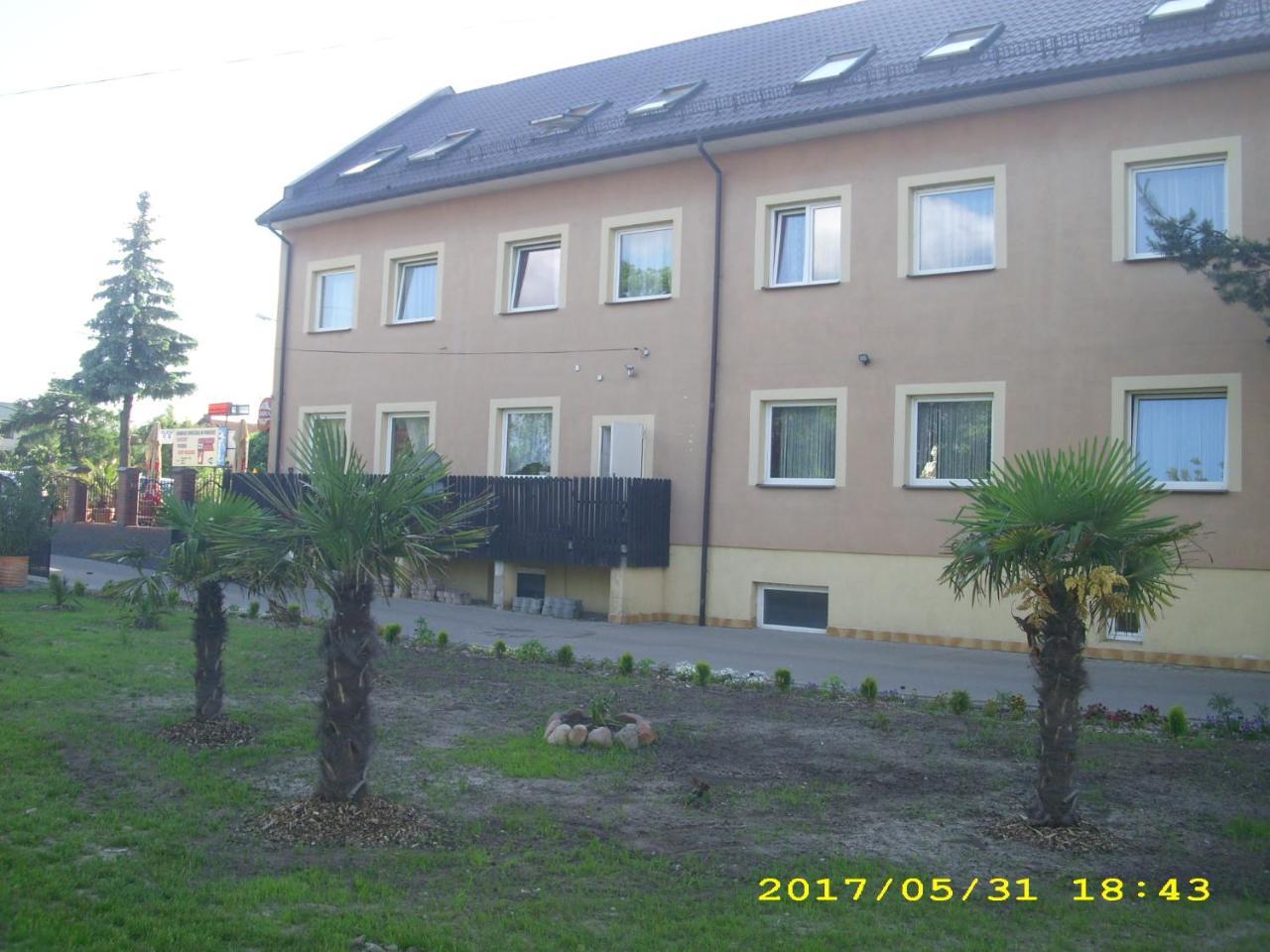 Zajazd Pulaskiego Konstancin-Jeziorna Exterior photo
